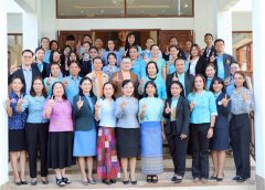 ดร.ถาวร พลีดี ผอ.สกร.ประจำจังหวัดอุบลราชธานี มอบ รองฯ เป็นประธานกล่าวเปิดโครงการอบรมบุคลากรเพื่อพัฒนาทักษะด้านดิจิทัลให้เจ้าหน้าที่กับ บรรณารักษ์ห้องสมุดประชาชน ในสังกัด สำนักงาน สกร.ประจำจังหวัดอุบลราชธานี 2568